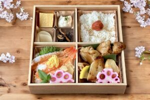 松山市の春弁当 海老ちらしの彩り御膳