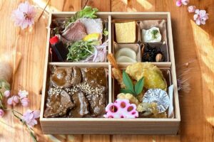 松山市の春弁当 和風焼肉とローストビーフ御膳