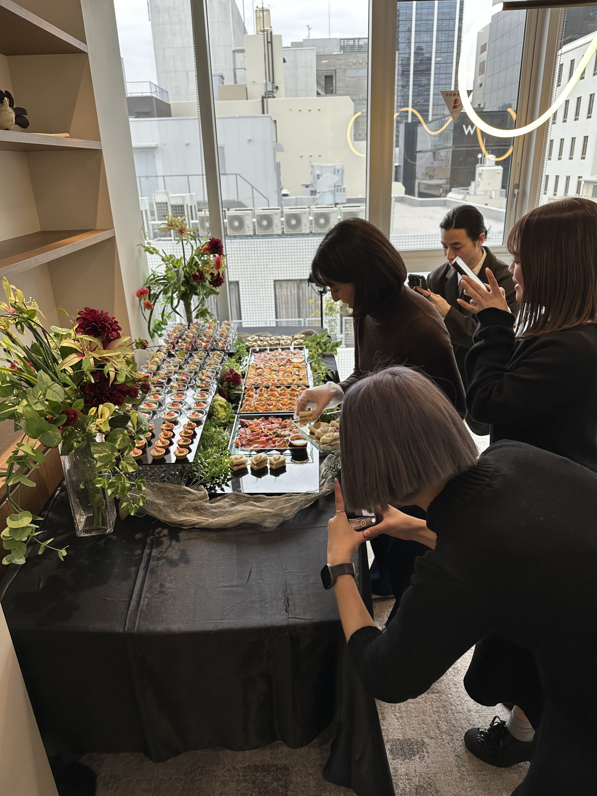 会の目的に合わせて見え方や配置を考えやすいケータリング料理の一例