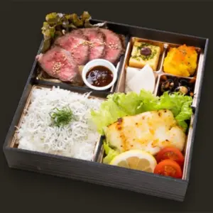 熟成カレイの味噌漬け・牛ステーキ・しらすご飯 2,160円(国内団体ツアー向け)