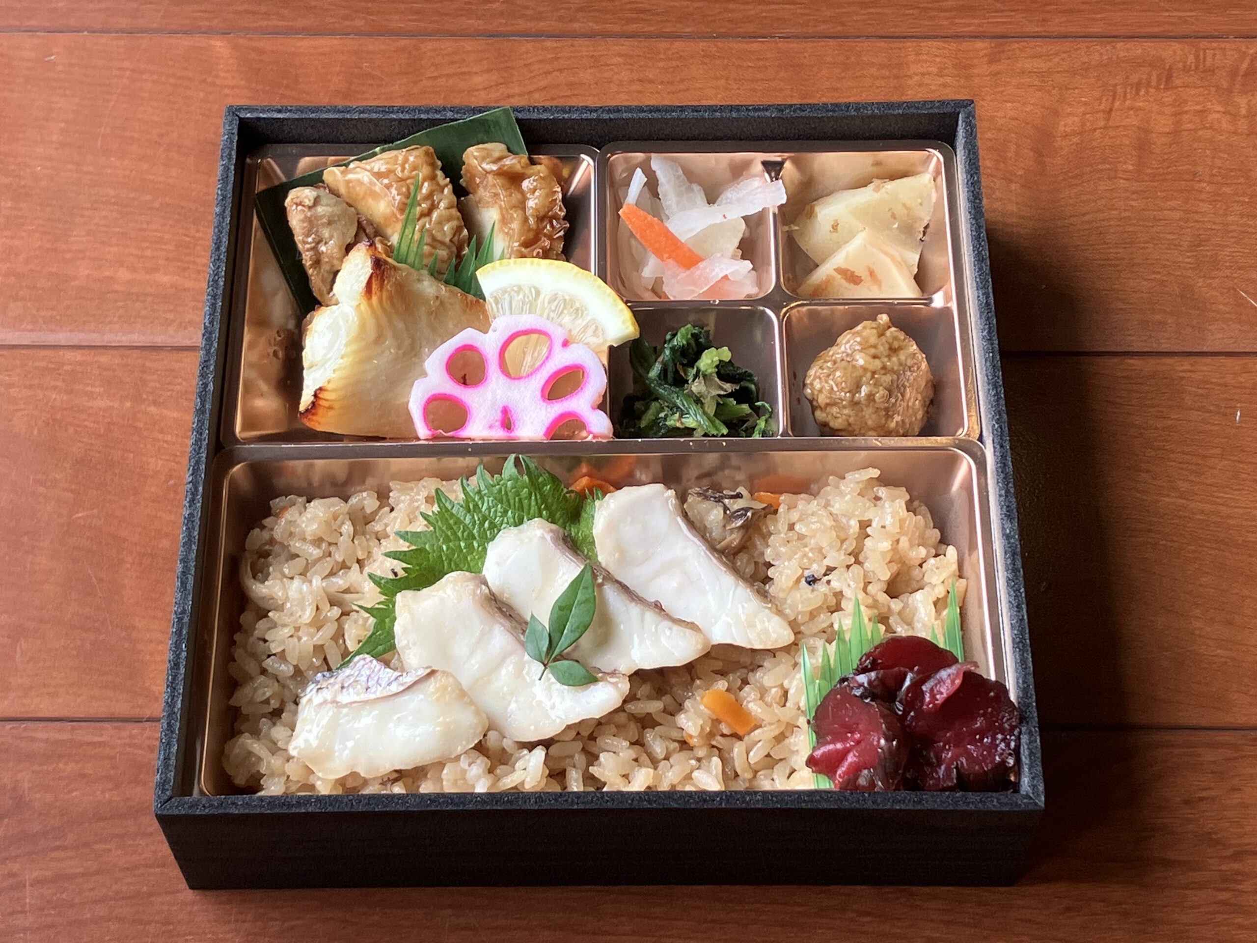 松山市の来客・お祝いに使いやすい鯛めしの華やぎ御膳 2,160円
